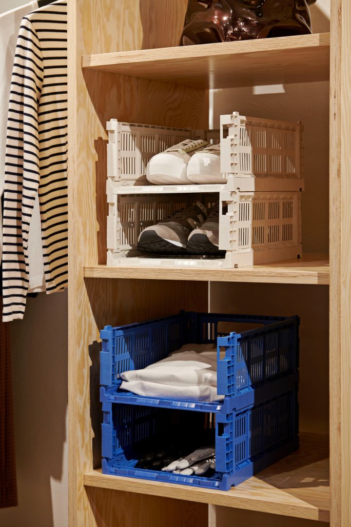 How to decorate a small hallway - inspiration to make your hallway more organised and inviting with Colour crate storage boxes from HAY.