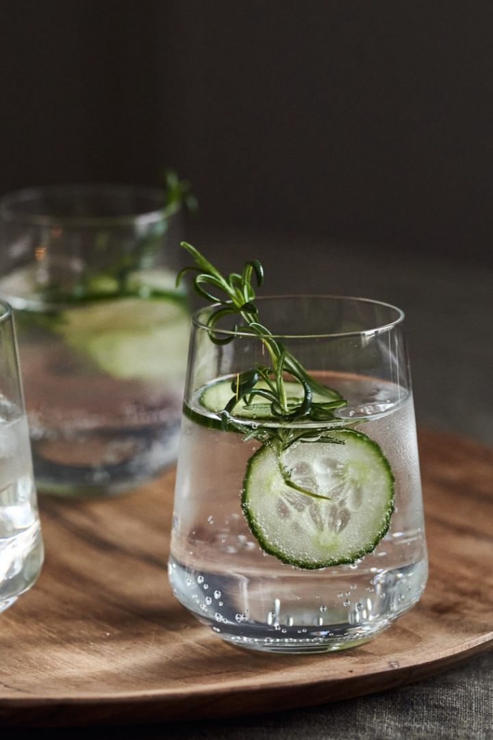 Different types of cocktail glasses for different types of drinks. Here you see the Essence tumbler from Iittala with a rosemary and cucumber drink. 