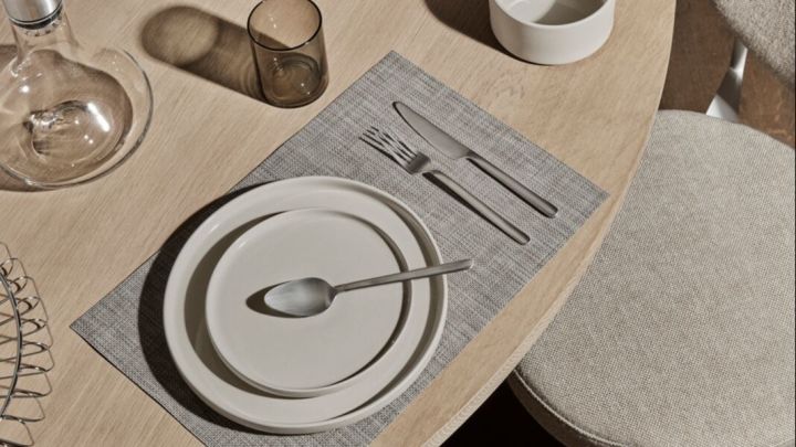 Blomus is a German design brand with simple design language as here in their porcelain Arrows in harmonious colors.