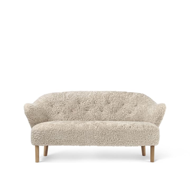 Ingeborg 2.5-seat sofa - Sheepskin moonlight. leg oak nature - Audo Copenhagen