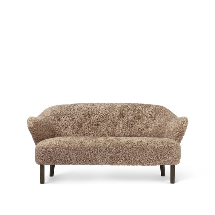 Ingeborg 2.5-seat sofa - Sheepskin sahara. leg oak smoked - Audo Copenhagen