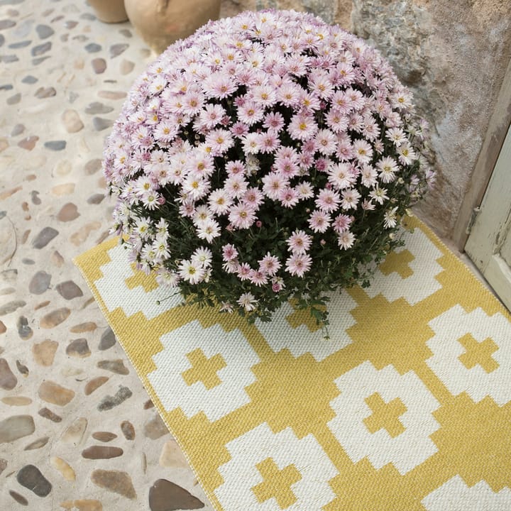 Flower rug sun (yellow) - 70x300 cm - Brita Sweden