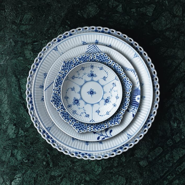 Blue Fluted Full Lace Dish - Ø 21 cm - Royal Copenhagen