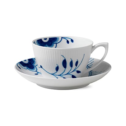 Blue Fluted Mega teacup with saucer - 28 cl - Royal Copenhagen