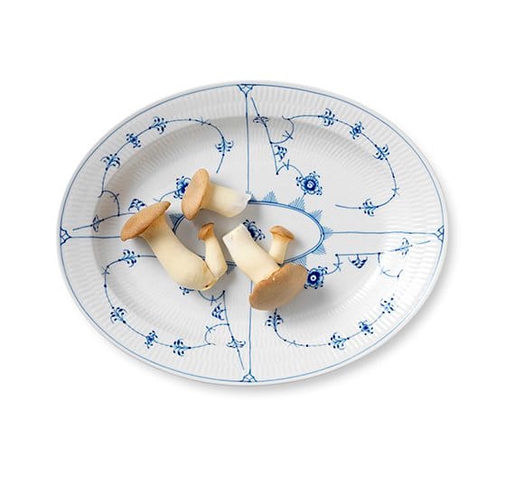 Blue Fluted Plain oval dish - Ø 36.5 cm - Royal Copenhagen