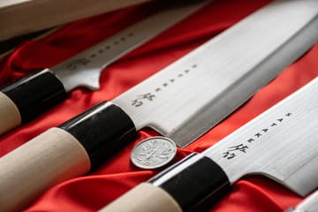 Knife set in balsa box 22x38 cm - 4 pieces - Satake