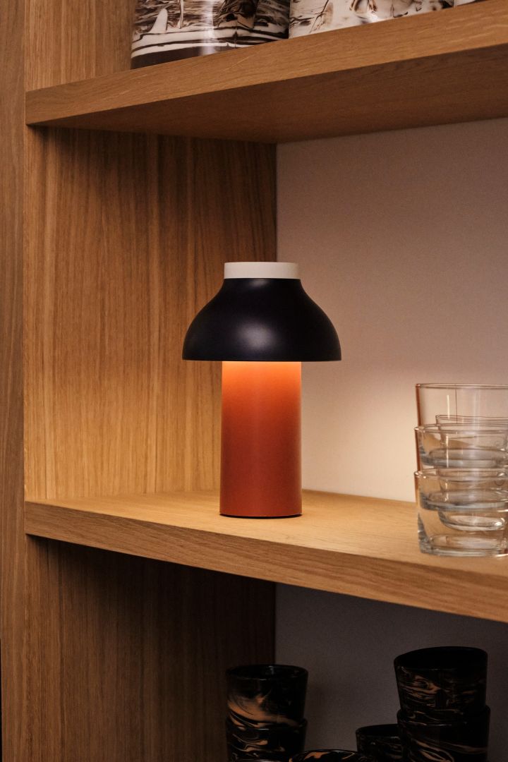The PC Portable rechargeable lamp from HAY is right on trend for autumn 2023 with its colour combination of red and blue.