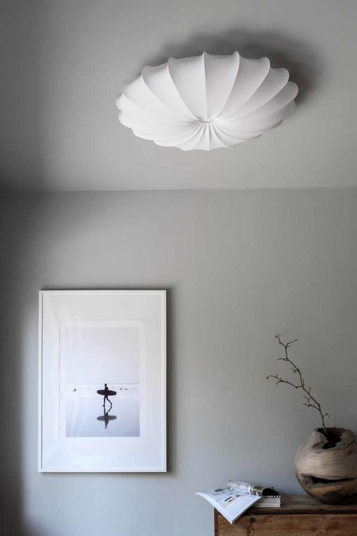 Renew your home with modern ceiling lamps - here you see stylish Anna ceiling lamp from Watt & Vek in white.