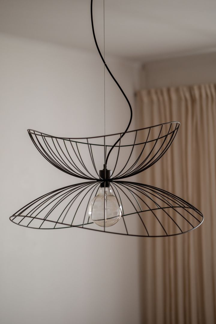 11 stylish ceiling lights to decorate your home with - here you see the Ray ceiling light 70cm from Globen Lighting. 